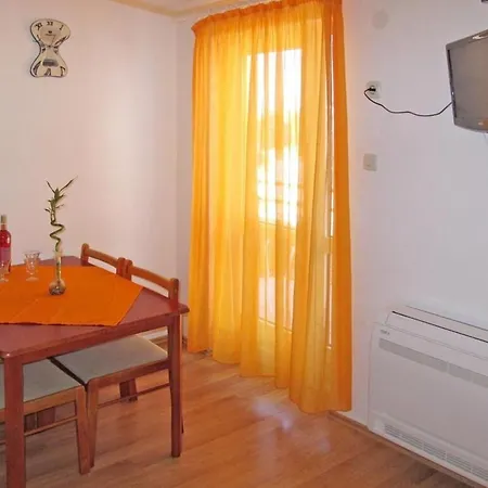 Apartment Biljana Gradac (Split-Dalmatia)